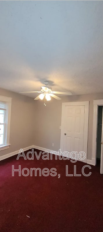 Building Photo - 3222 Charlotte St