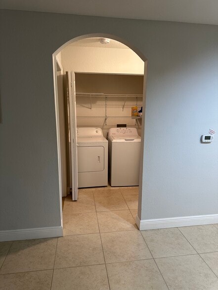 Laundry - 7405 Vista Way