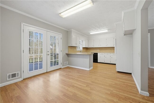 Building Photo - 5825 Loire Dr