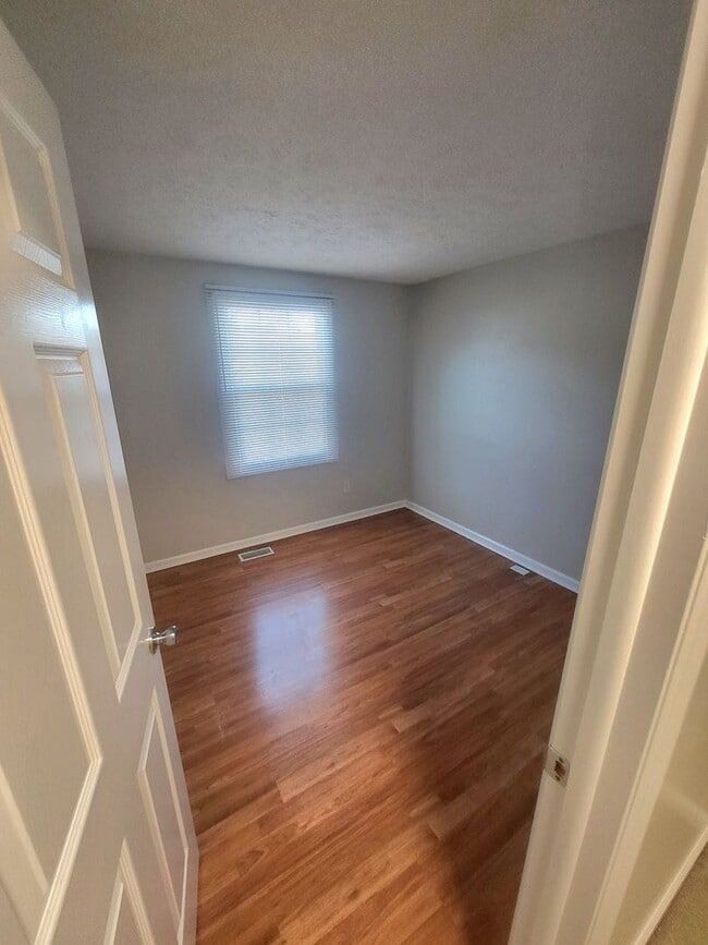 Building Photo - 47 Lucinda Ct