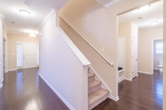 Building Photo - Spacious 4 Bedroom, 3.5 Bath Home for Rent in Pineville!