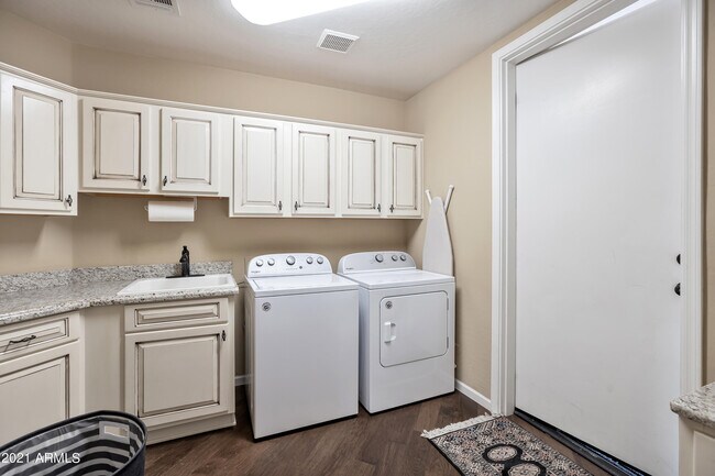 Building Photo - 20802 N Grayhawk Dr