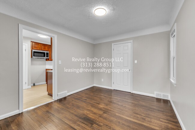 Building Photo - 18010 Sorrento Ave