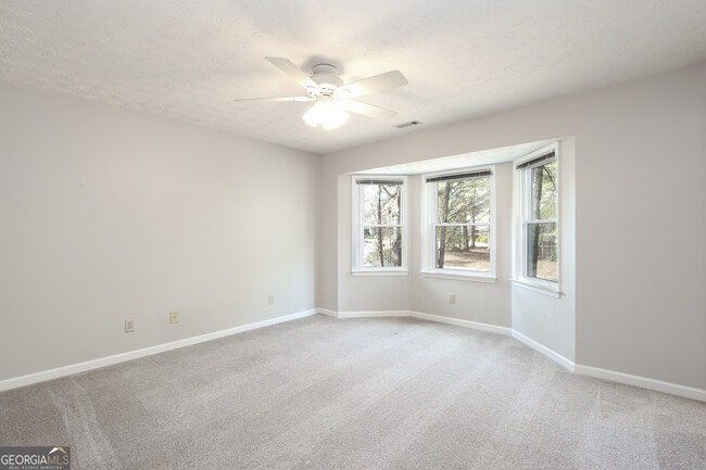 Building Photo - 801 Agate Edge