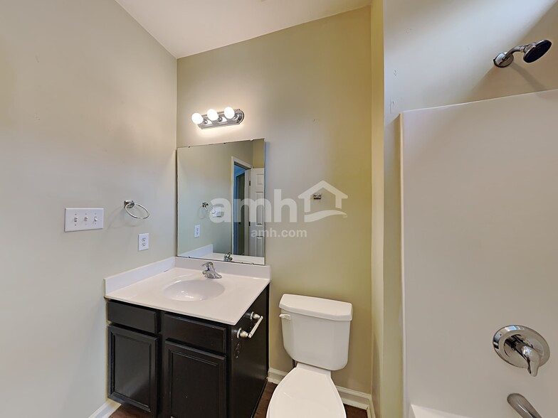 Building Photo - 3616 Willowtree Ln