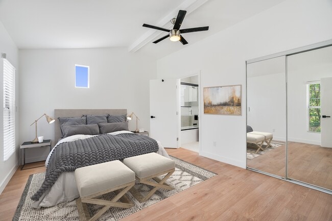 Building Photo - 4444 Cedros Ave