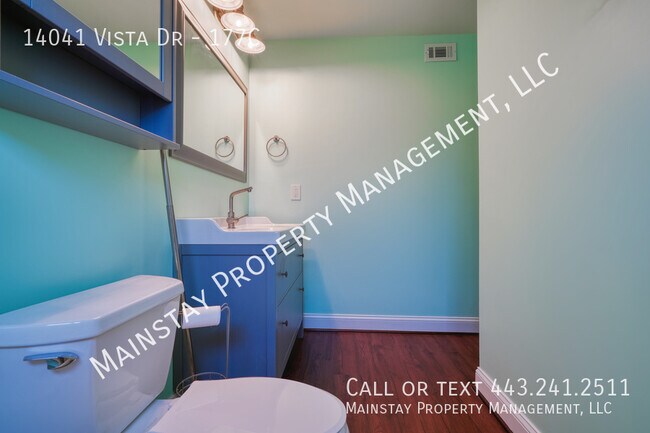 Building Photo - Beautiful 1 Bedroom Condo W/ Bonus Loft Sp...