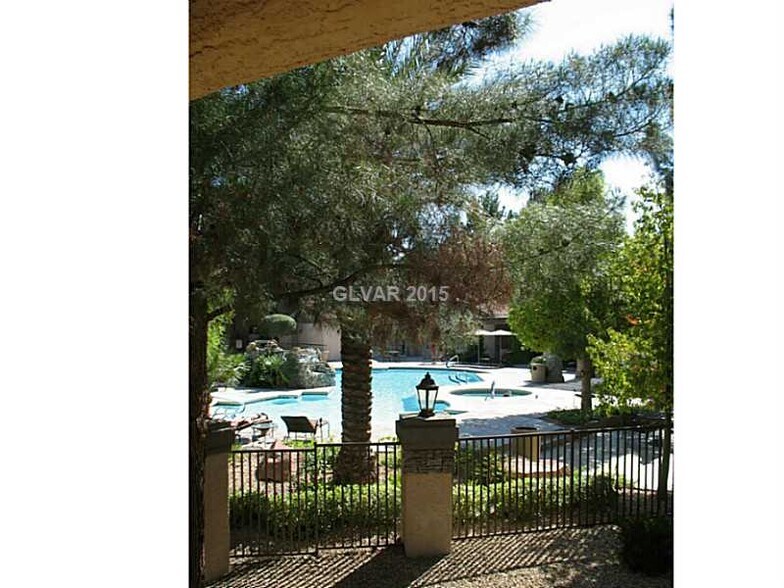 Building Photo - 2200 S Fort Apache