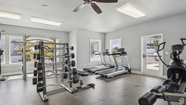 Building Photo - 4104 Fremont Dr