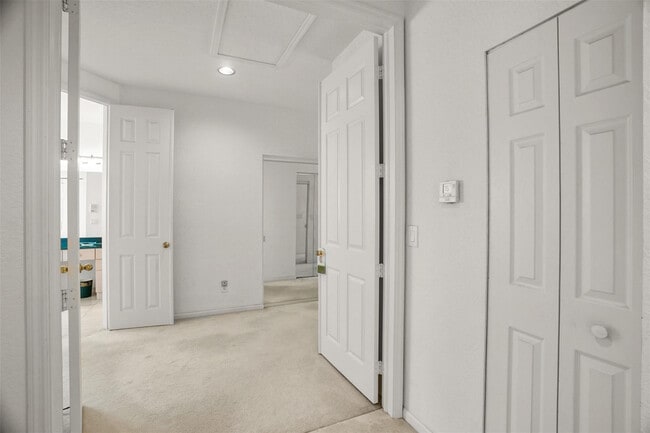 Building Photo - 1012 SW 156th Ave