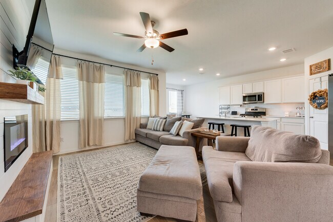 Building Photo - 14620 Serrano Ridge Rd