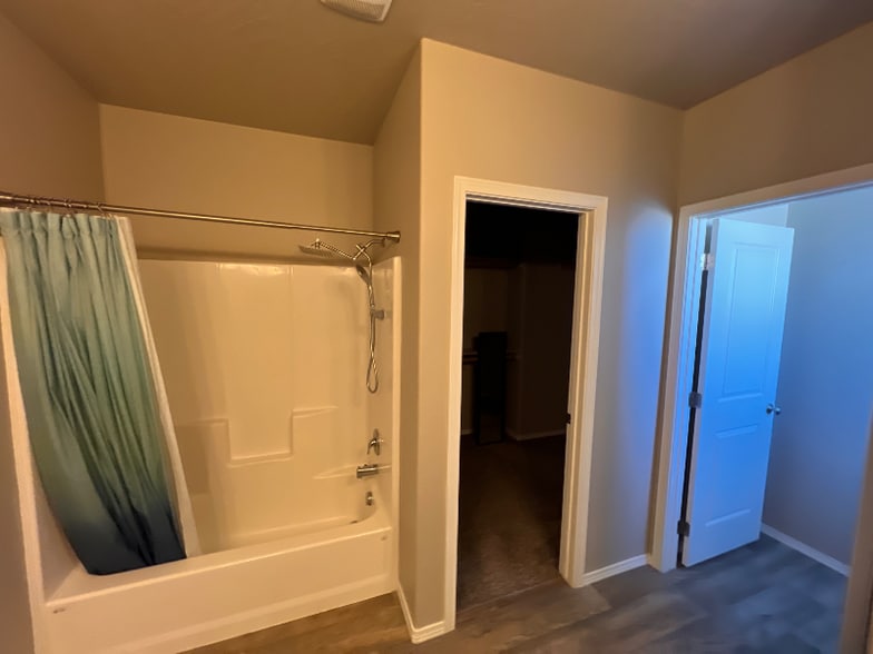 Building Photo - 5611 Zabo Rd