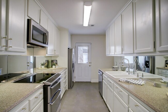 Building Photo - 2228 Addison Rd