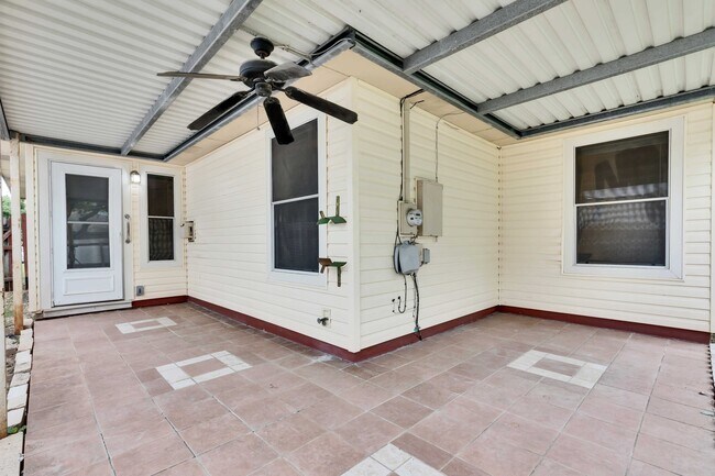 Building Photo - 1625 Sylvia Ct