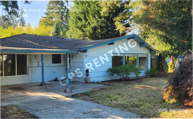 Building Photo - Convenient Location, Spacious Living & Top...