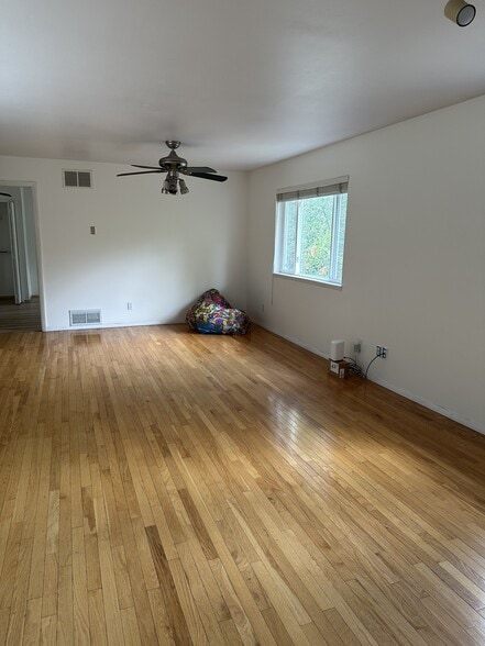Building Photo - 2623 Sherwood Cir