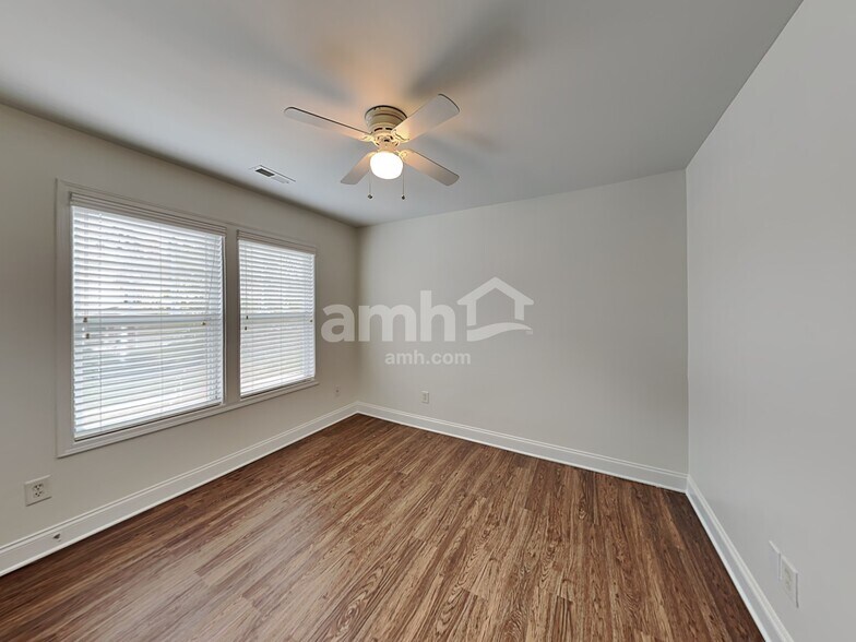 Building Photo - 10502 Carver Falls Rd