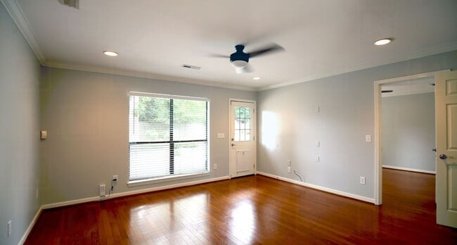 Building Photo - 3-Bedroom 3-Bath Executive Home in Mountain Brook