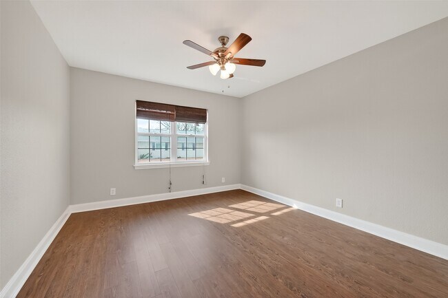 Building Photo - 6351 Briar Rose Dr