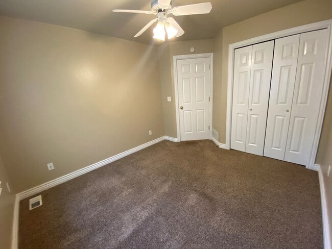 Building Photo - 322 N 50th Ave