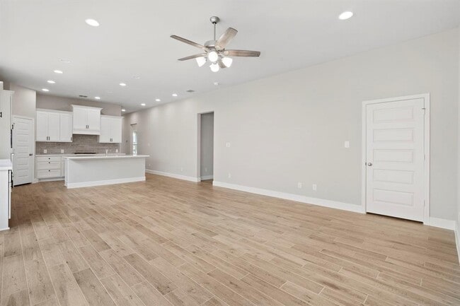 Building Photo - 27122 Butterfly Mint Ln