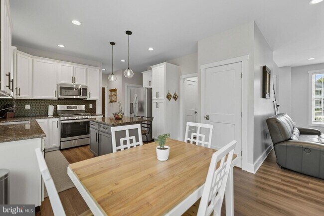 Building Photo - 8193 Major Watters Ct