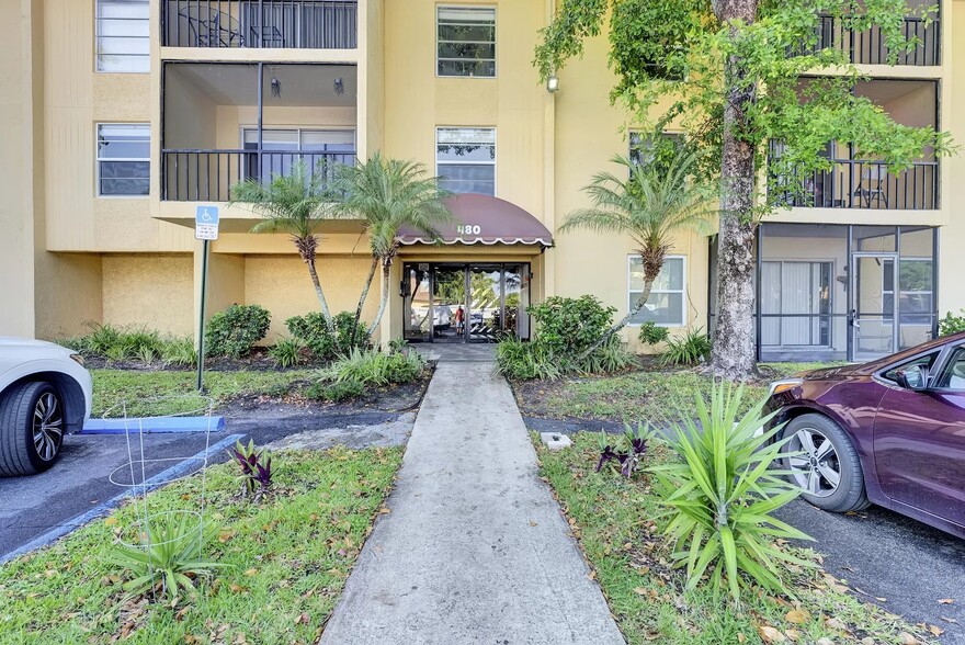 480 bldg - 480 NW 20th St