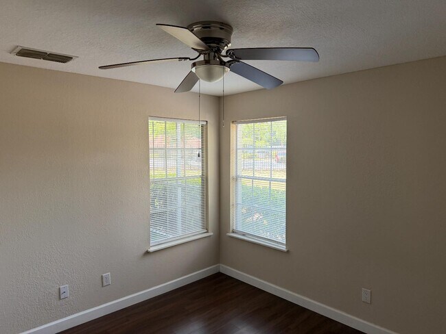 Building Photo - 6004 Westgate Dr