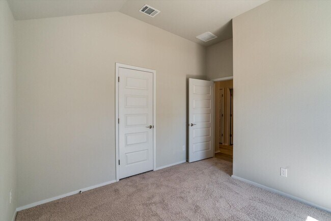 Building Photo - 5616 Respinto Dr