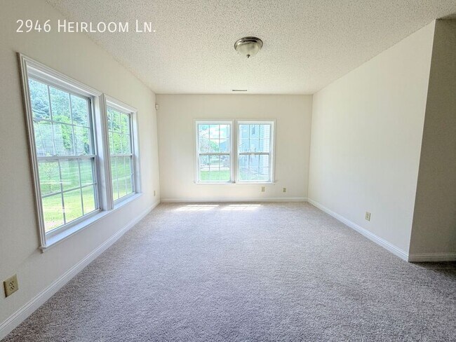 Building Photo - 2946 Heirloom Ln