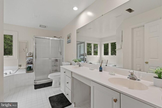 Building Photo - 10009 Puritan Way