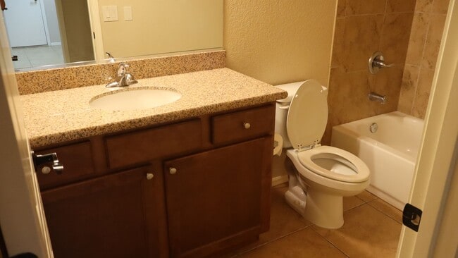 Building Photo - 4 Bedroom