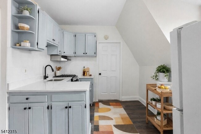 Building Photo - 676 Chestnut St