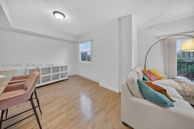 Building Photo - 1627 SW 37th Ave