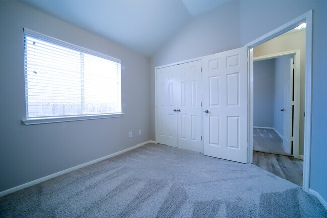 Building Photo - 117 Harbour Town Cir