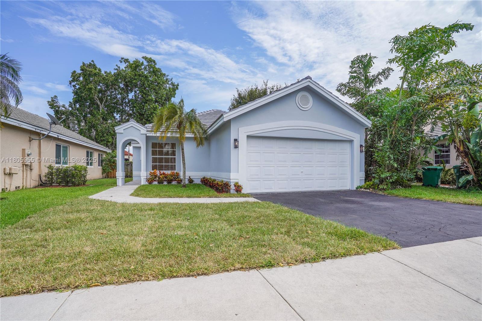 Building Photo - 9354 Arborwood Cir
