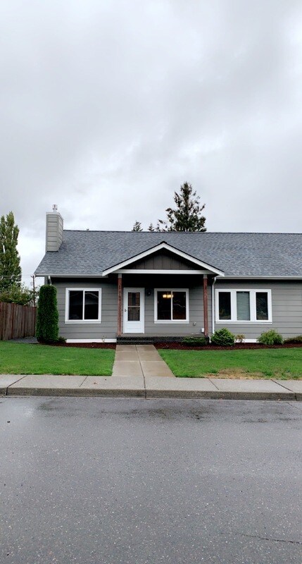 Building Photo - 600 Pioneer Ct