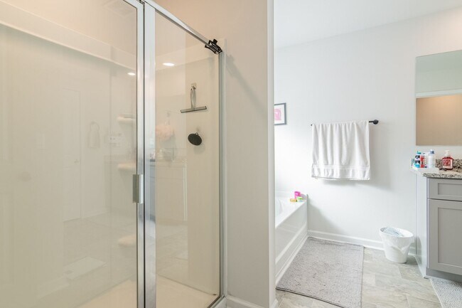 Building Photo - Like New Home in Grovetown