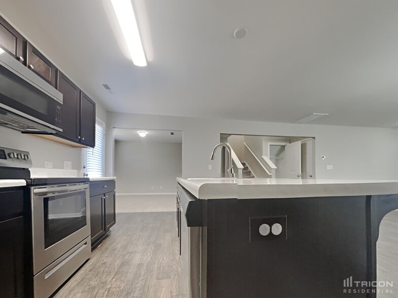 Building Photo - 170 Overcup Ct