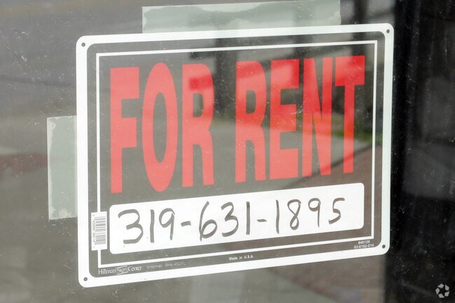 Building Photo - Violet Square