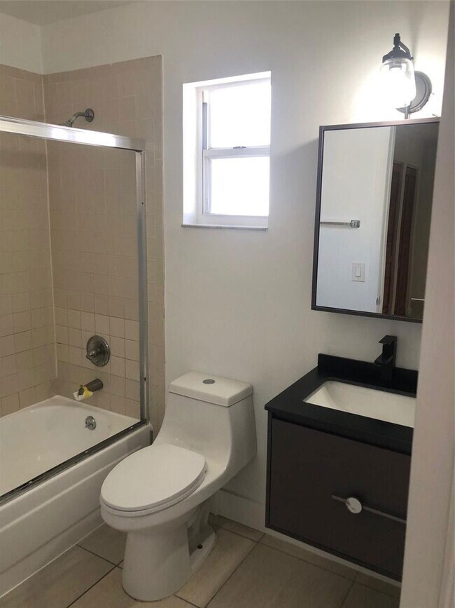 Building Photo - 6132 NW 181st Terrace Cir W