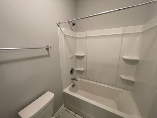 Building Photo - MOVE IN READY! Amazing end-unit townhome