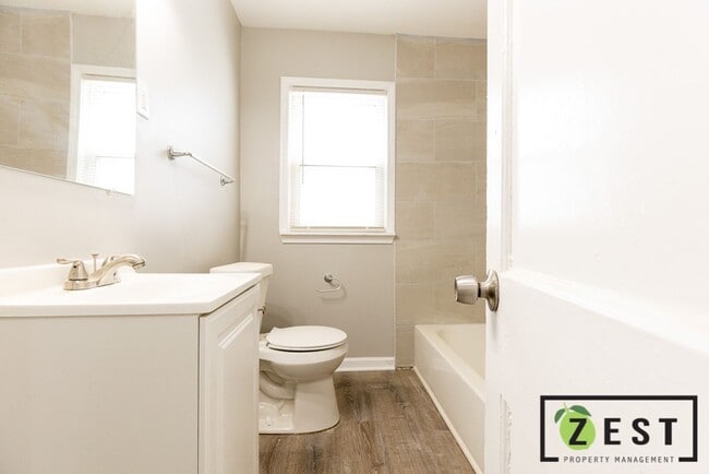 Building Photo - 19366 Woodside St