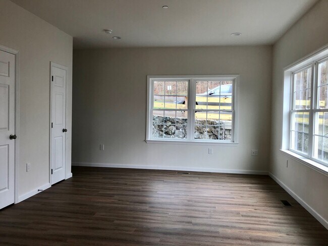 Living room - 1004 N Division St