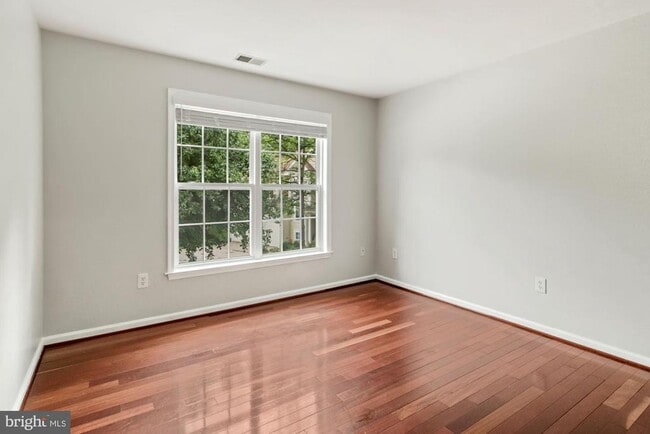 Building Photo - 6212 Lilac Bush Ln