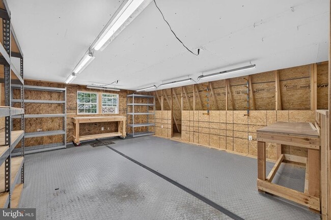 Building Photo - 6443 Walters Woods Dr