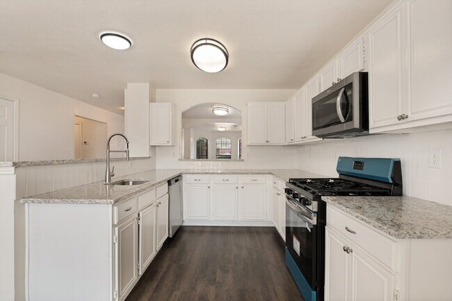 Building Photo - Completely Renovated Home in Arlington!