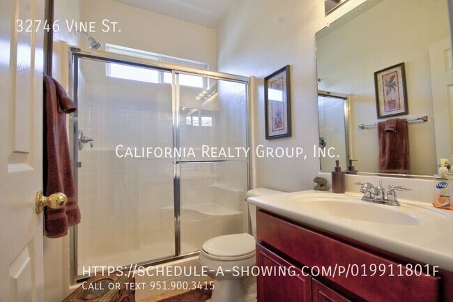Building Photo - 32746 Vine St