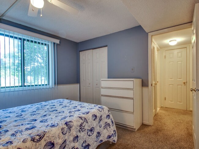 Building Photo - OFF SEASON RENTAL - FIRST FLOOR 2 BED 2 BA...