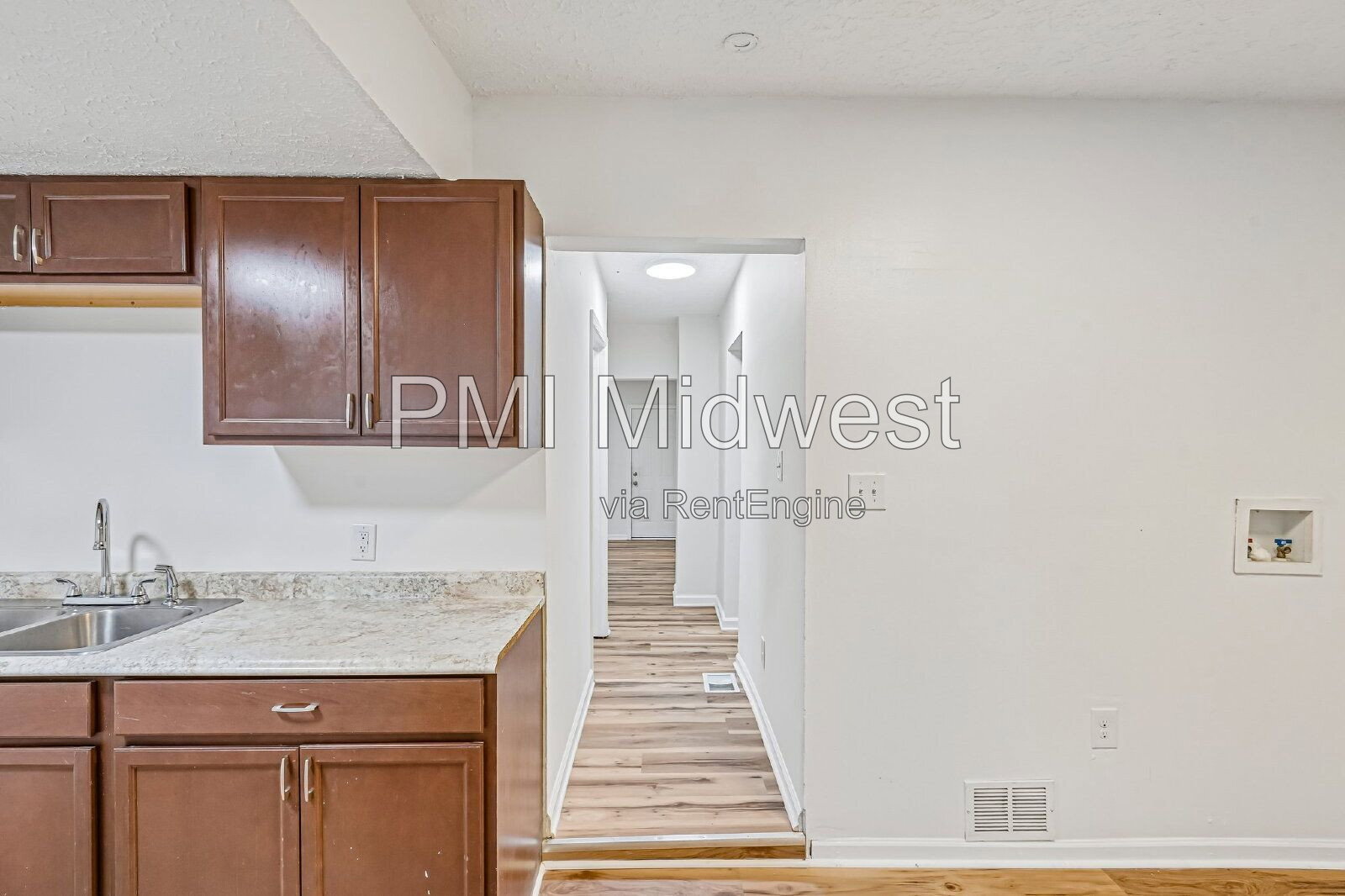 Building Photo - 3118 W 9th St